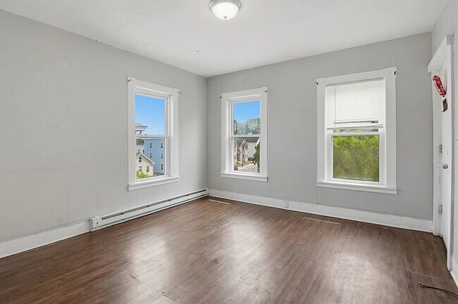 Photo - 31 Aetna St Unit 3