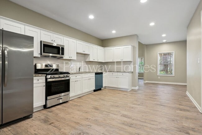 Photo - 7407 Woodruff Way