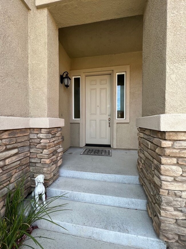 Photo - Desirable and Spacious 5-Bedroom Home in Empire Ranch!