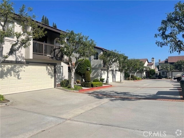 Building Photo - 2157 E Badillo St Rental