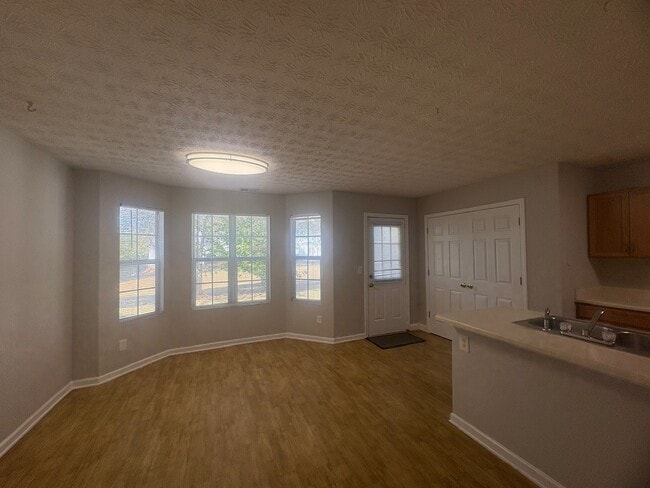 Photo - 5863 Strathmoor Manor Cir
