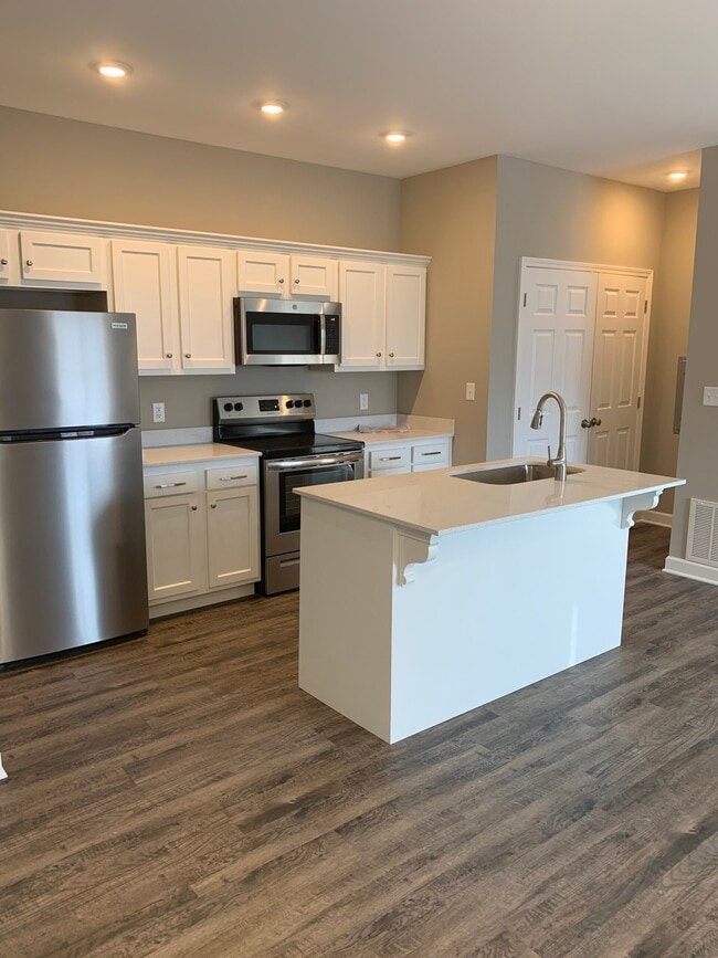 Photo - Oxford Square Apartments