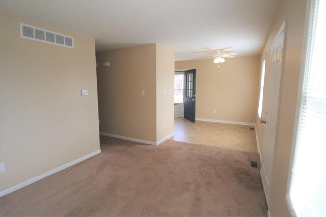 Photo - 126 Henry Ct