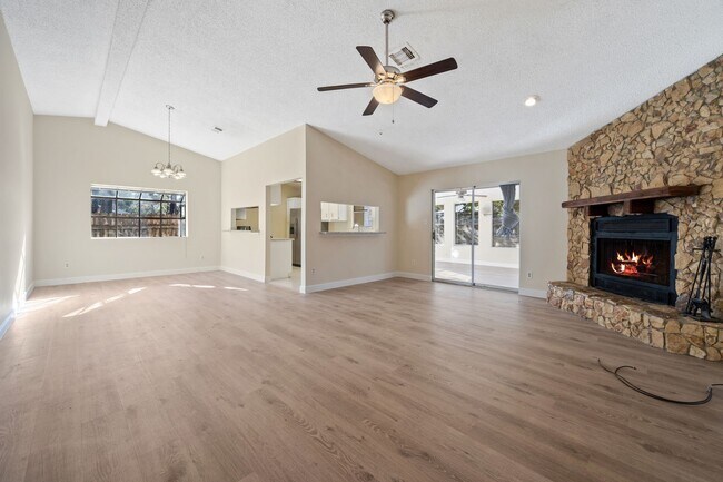 Photo - 3819 Deerbrook Dr