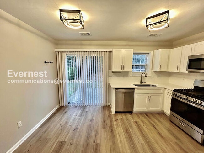 Photo - 2250 Winthrope Way Dr