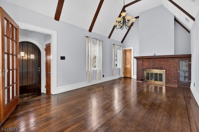 Photo - 2096 Lentz Ave