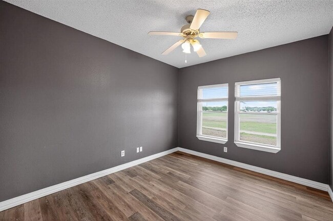 Building Photo - 12166 Metric Blvd Unit 2010