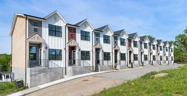 Building Photo - 41 W High St Unit #D7