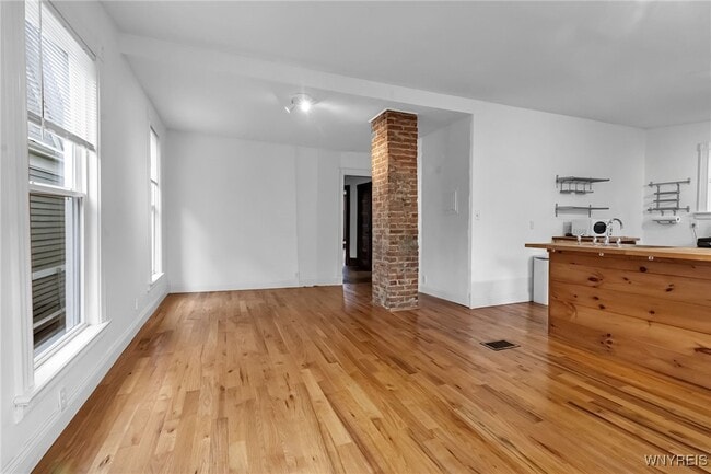 Photo - 575 Auburn Ave