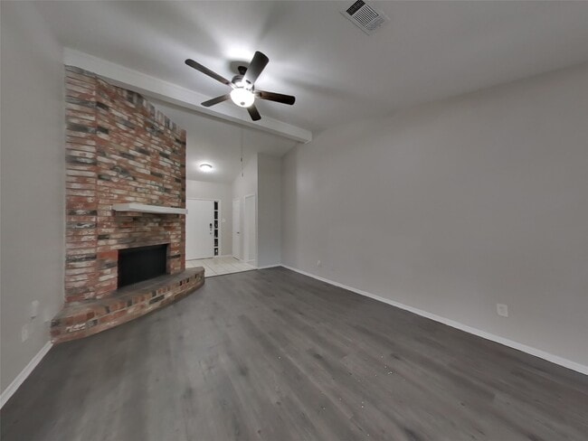 Photo - 11519 Perry Rd