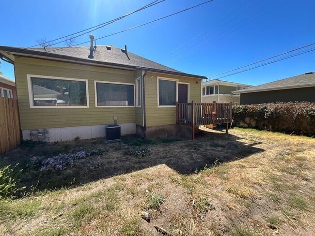 Photo - 3 bedroom 2 bath 1 car garage Home- Small Dog Friendly