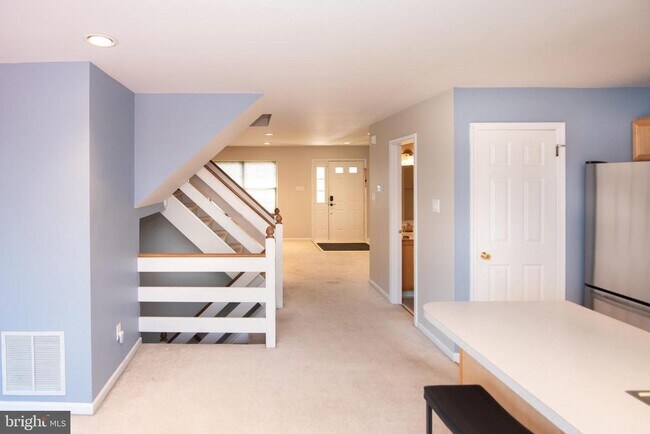 Photo - 652 Longwood Rd