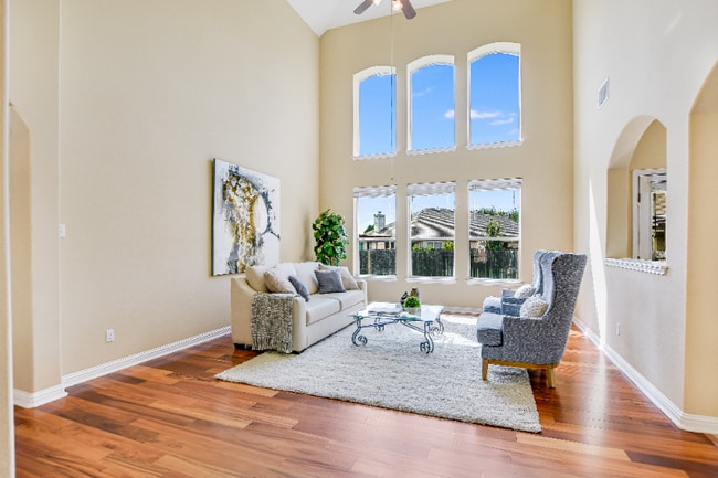 Photo - 3664 Rosalina Loop