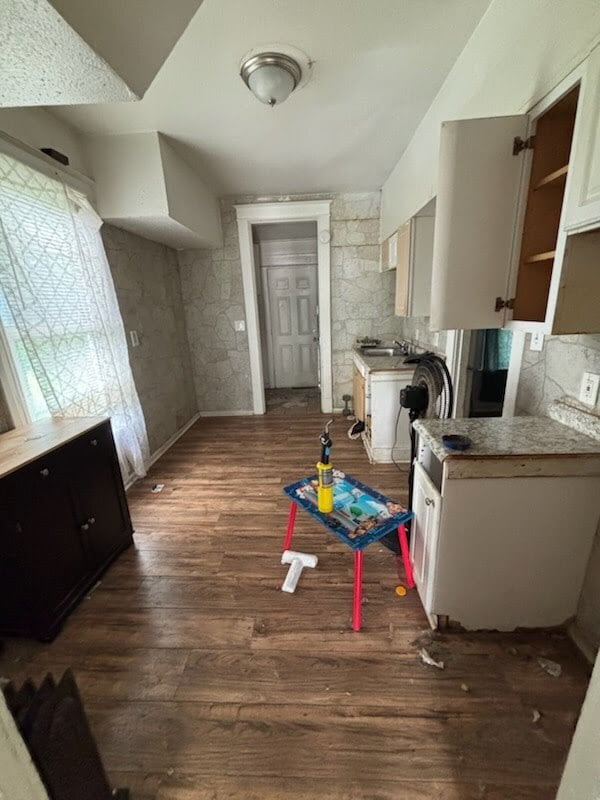 Photo - 6337 Chatham Ave