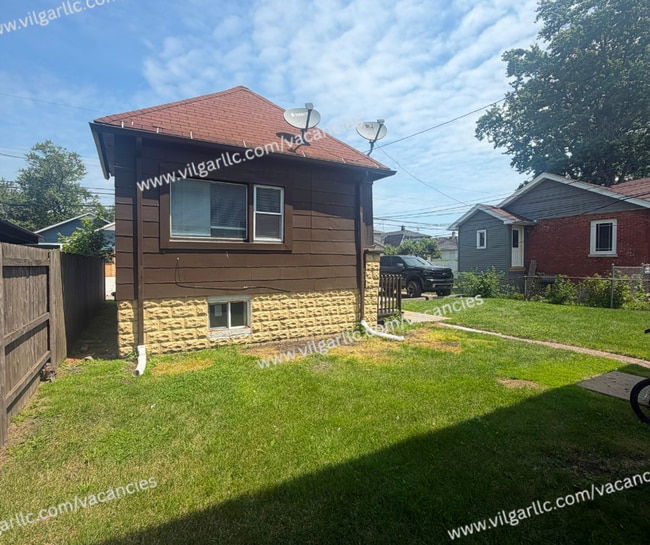 Photo - 1007 Becker St Unit Rear House