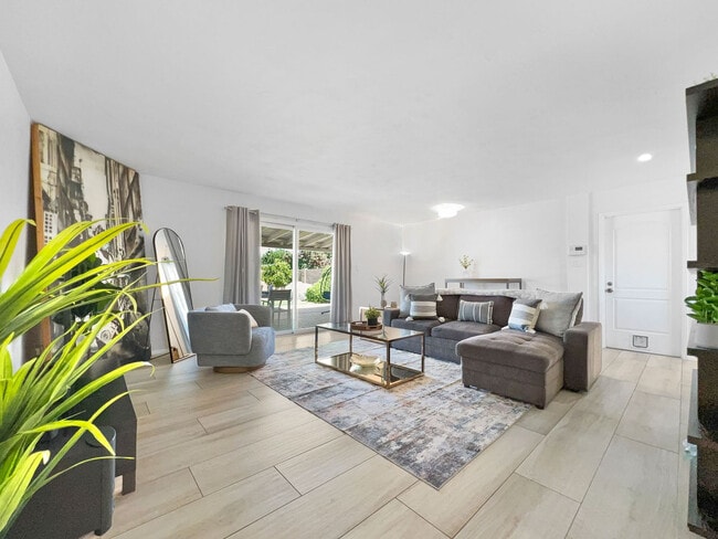 Building Photo - 7514 E Hazelwood St Unit ID1247715P Rental