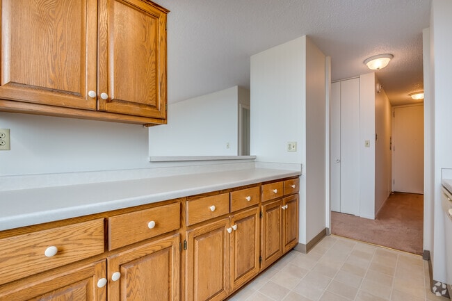 1BR, 1BA - 680SF - Kitchen - Tower Apartments