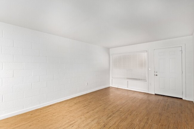 Photo - 109 E Broadway Rd Unit 5