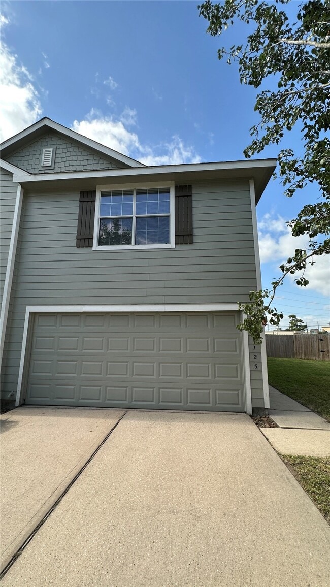 Photo - 17123 Oakwood Chase Dr