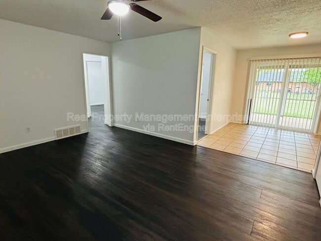 Photo - 633 Lotus Ave