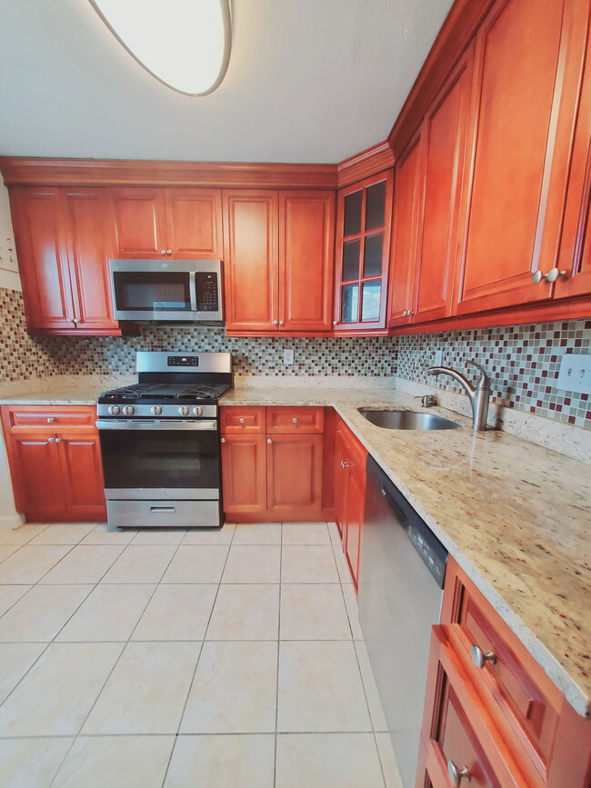 Photo - 91 Strawberry Hill Ave Condo Unit 11