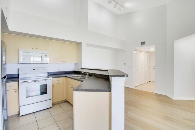 Building Photo - 4151 San Marino Blvd