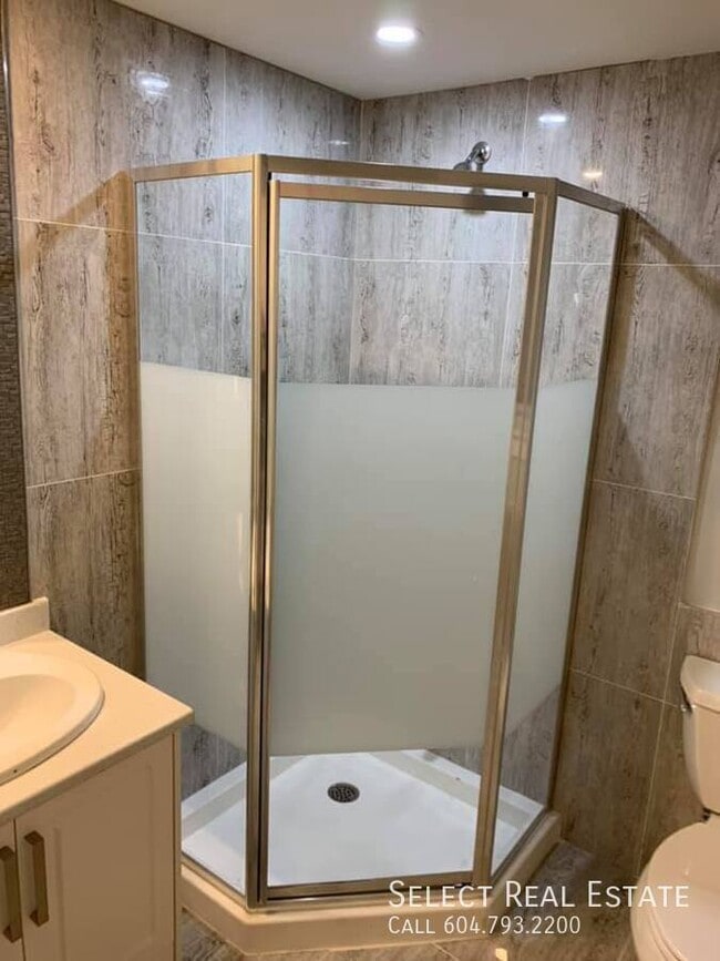 Building Photo - 46619 Arbutus Ave Unit C