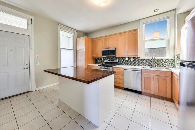 Photo - 2733 N Mozart St Unit 3
