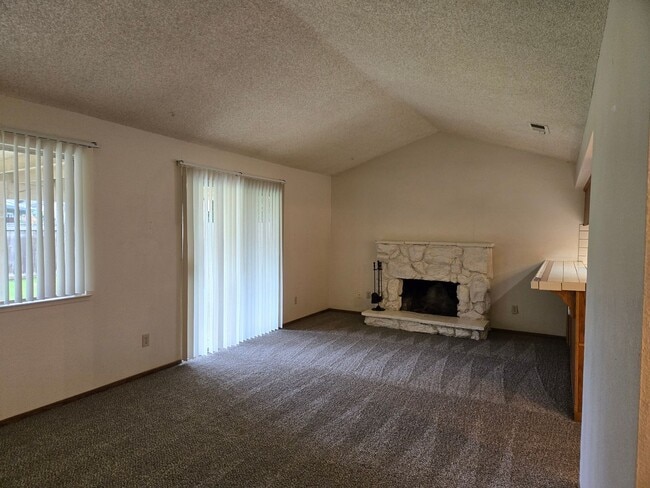 Photo - 3712 Kelso Way