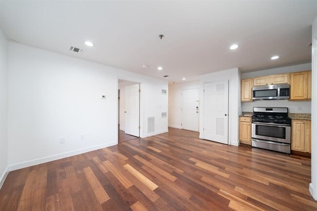 Photo - 413-415 9th St Unit 302