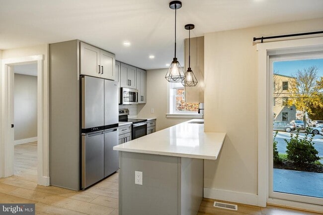 Photo - 530 Washington Ave Unit 1