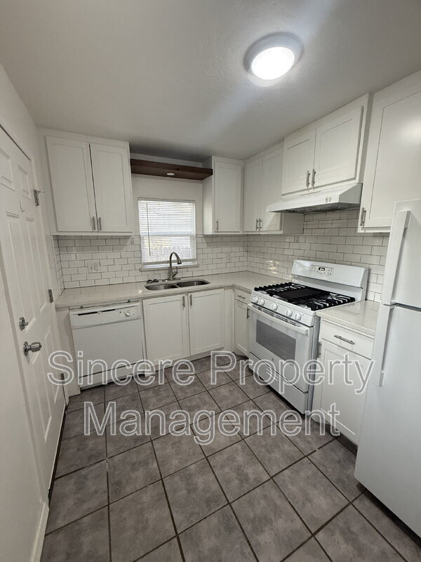 Photo - 517 S Midwest Blvd