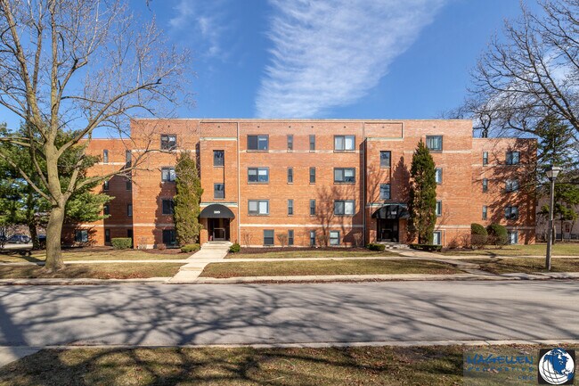 Kenmore Park Apartments in Elmhurst