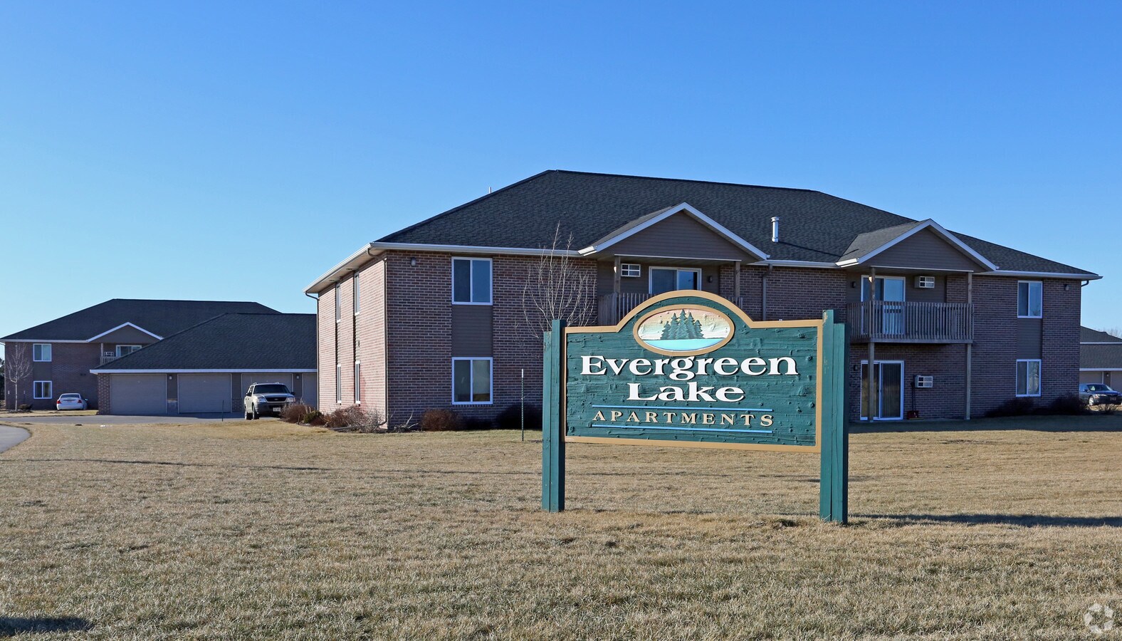 Evergreen Lake Apartments For Rent In Appleton