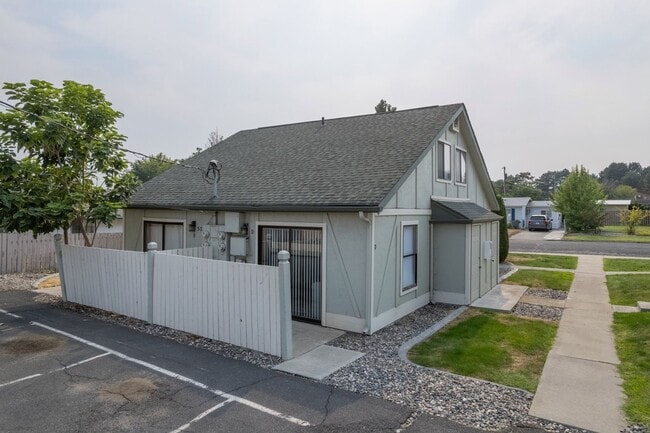 Photo - 513 S Beech St