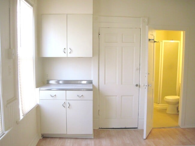 Kitchen - 1717 E Providence Ave Unit 1717