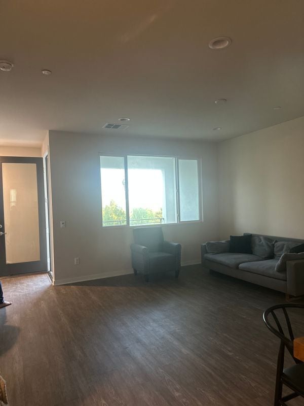 Building Photo - 712 Highline Way Rental