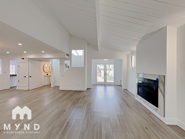 Photo - 13942 Mango Dr