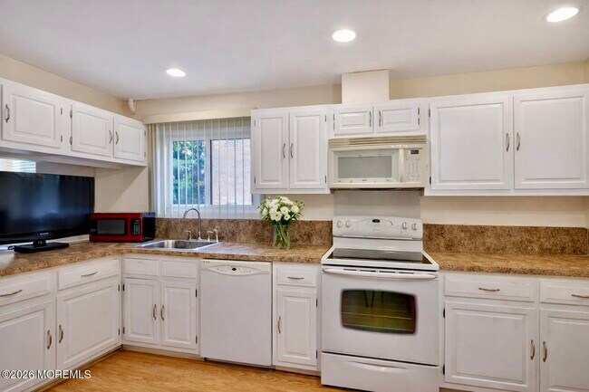 Photo - 210 Covered Bridge Blvd Unit D