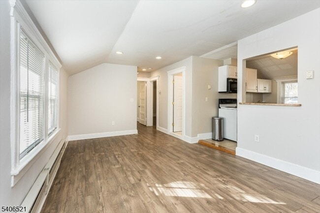 Photo - 9 Lincoln St