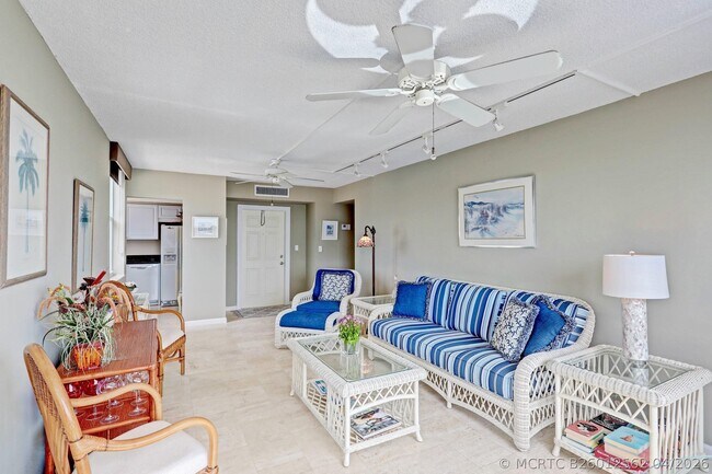 1820 New Palm Way Unit 201