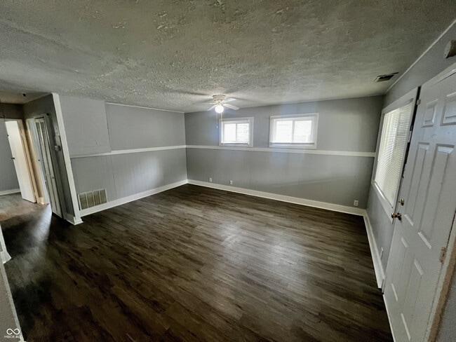 Photo - 2933 N Gladstone Ave