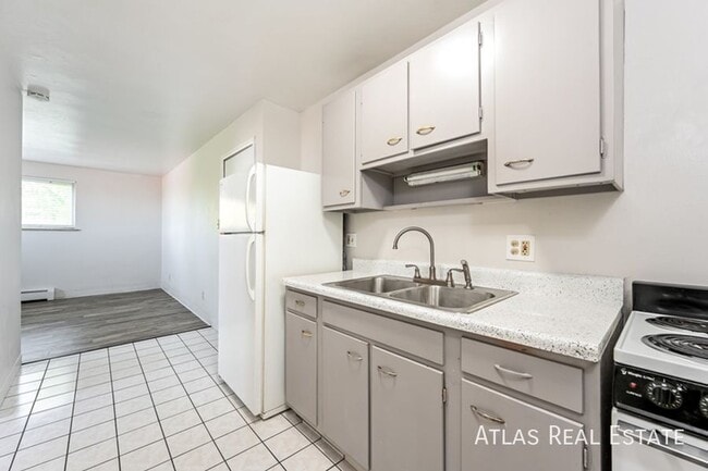 Building Photo - 510 Dayton St Unit 5