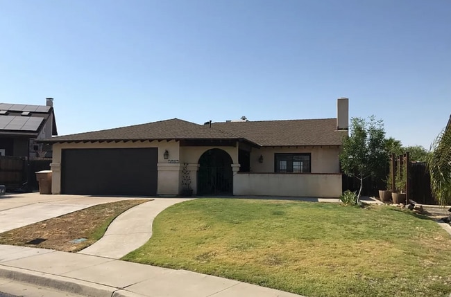 Building Photo - Spacious single family home in Bakersfield - Schedule your tour now!