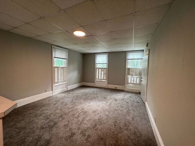Photo - Studio Apartment!!