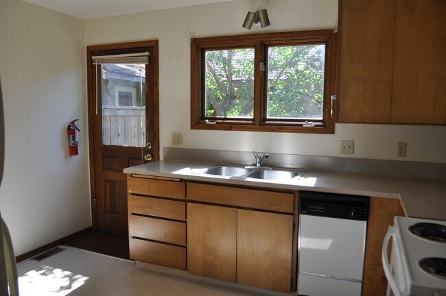 Photo - CLOSE TO OSU - 3 bed 1.5 bath duplex, with...