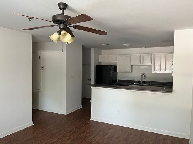 Building Photo - 2515 Martin St Unit 108A