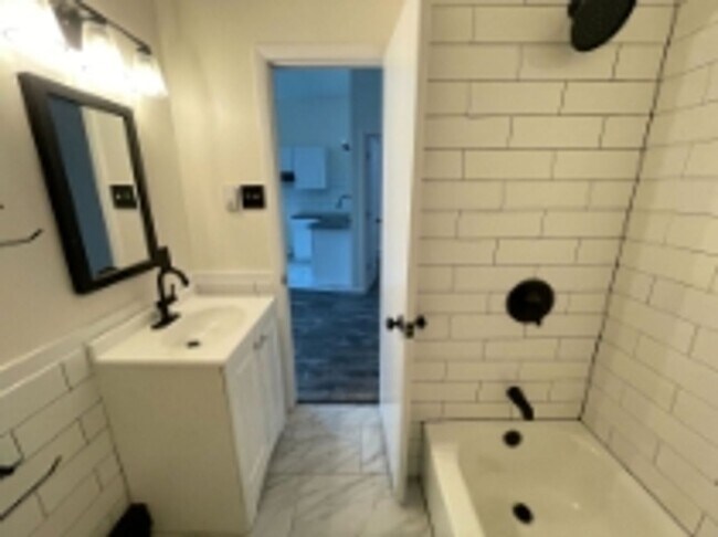 Photo - 34-36-36 Albany Ave Unidad 1