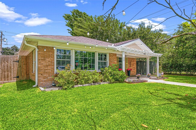 Photo - 4002 Merrick St
