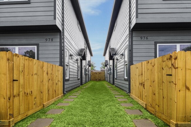 Photo - 976 Marjorie St Unit 2